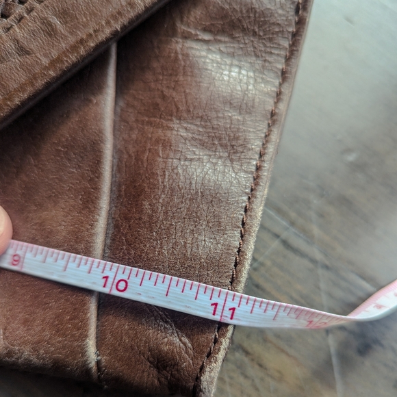 Elliott Lucca Brown Genuine Leather Crossbody Strap Purse - Picture 9 of 10